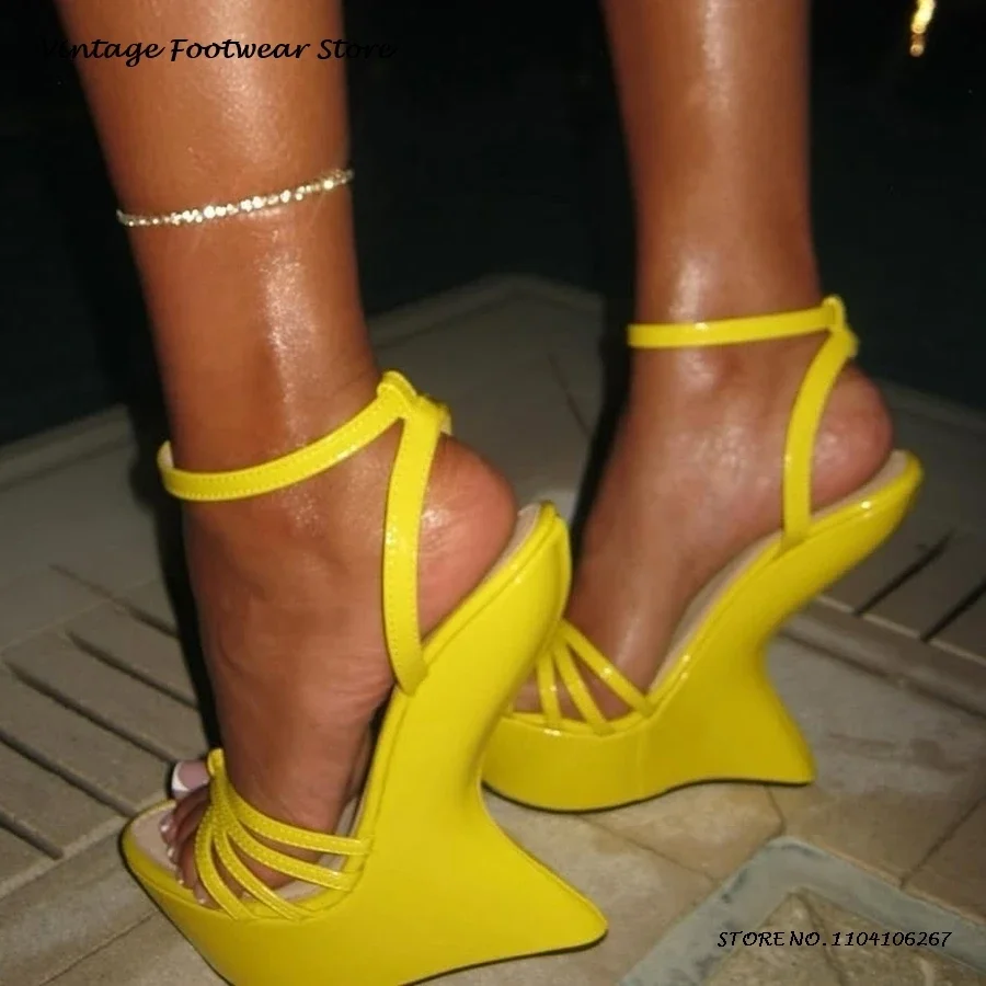Summer Clothing Colors - Sandali con cinturino con plateau color